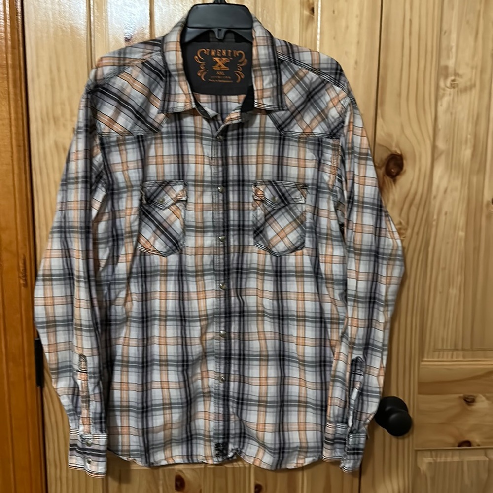 Men’s long sleeve button up